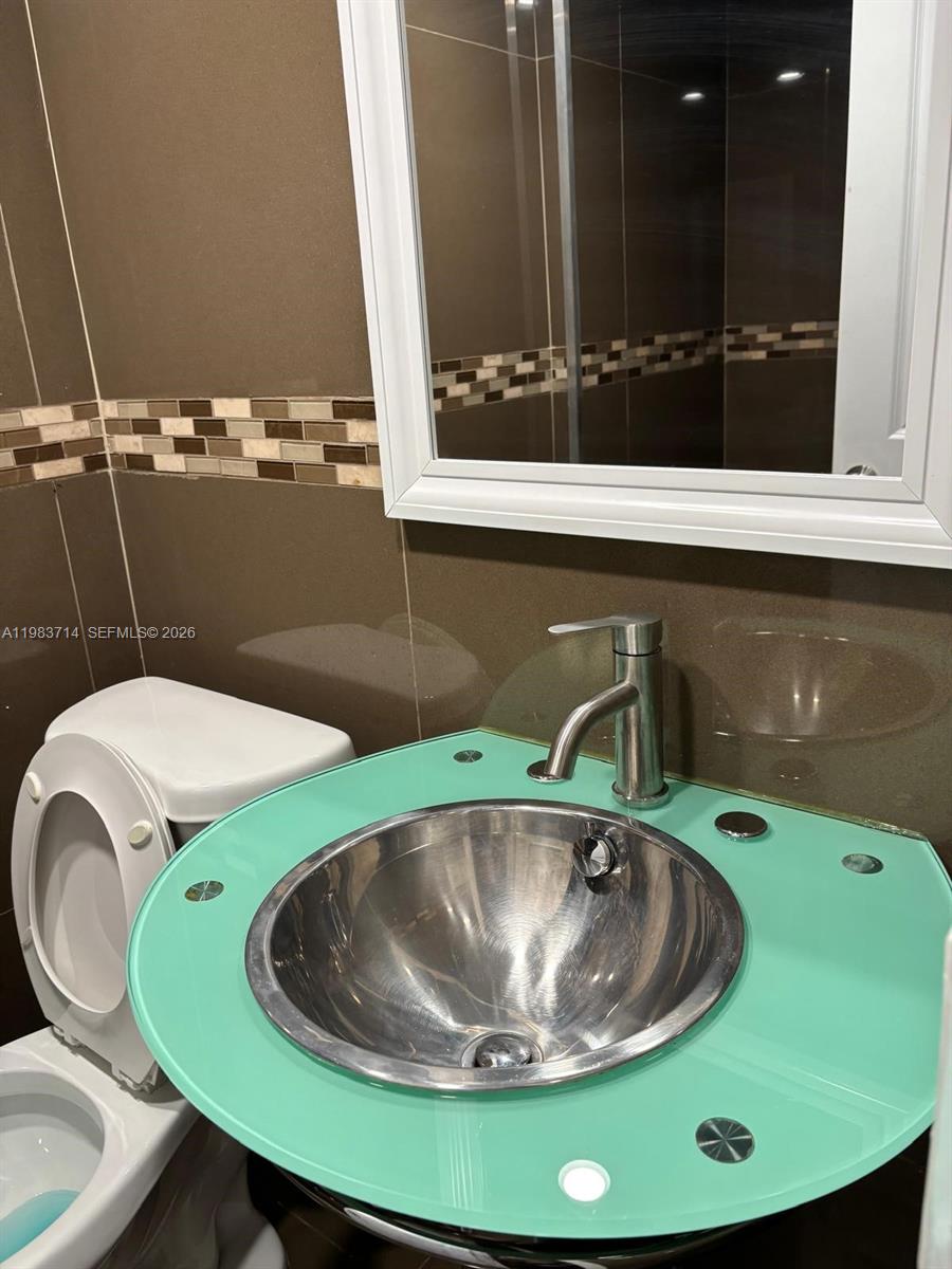 WESTLAND MANORS EAST COND - Residential Lease