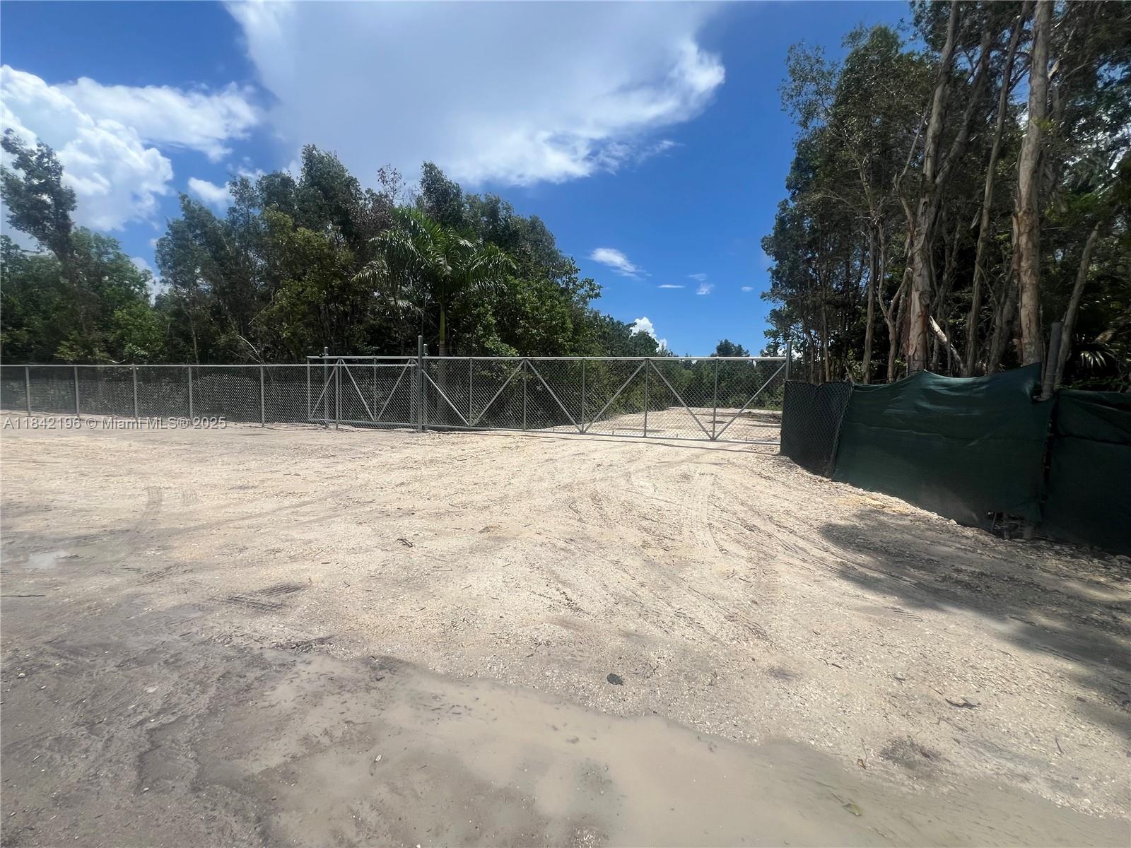 FLORIDA FRUIT LAND COMPAN - Land