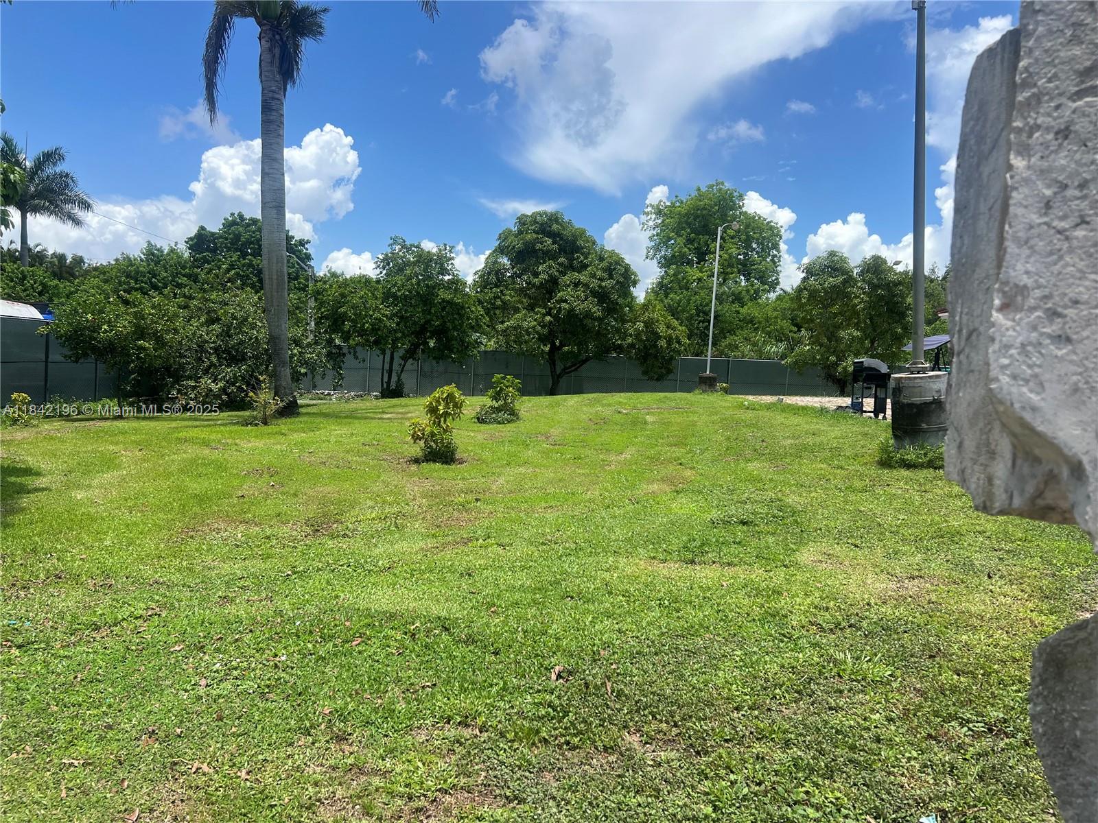 FLORIDA FRUIT LAND COMPAN - Land