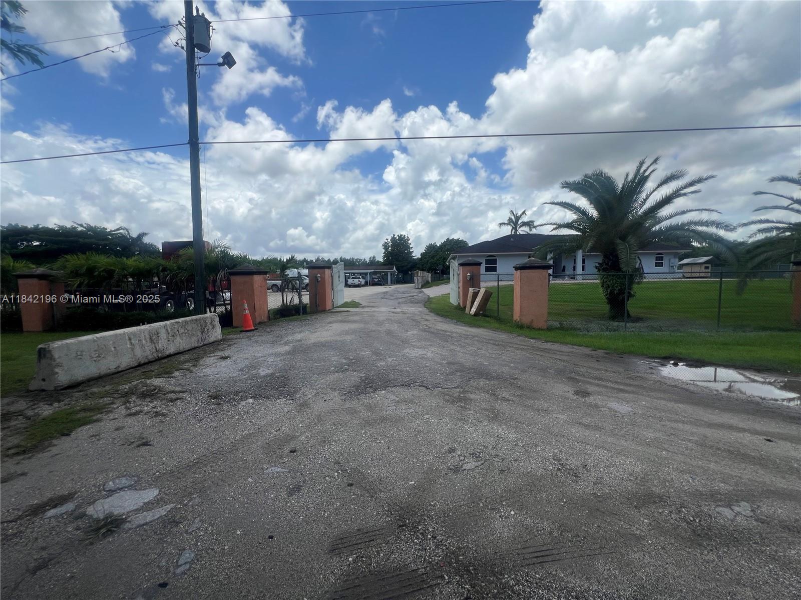 FLORIDA FRUIT LAND COMPAN - Land