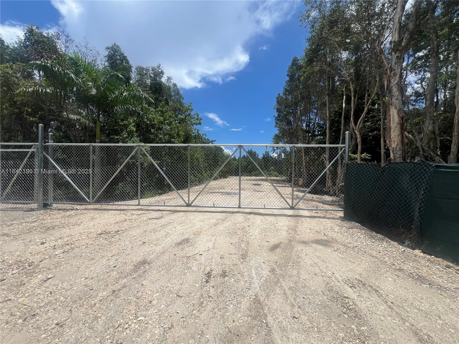 FLORIDA FRUIT LAND COMPAN - Land