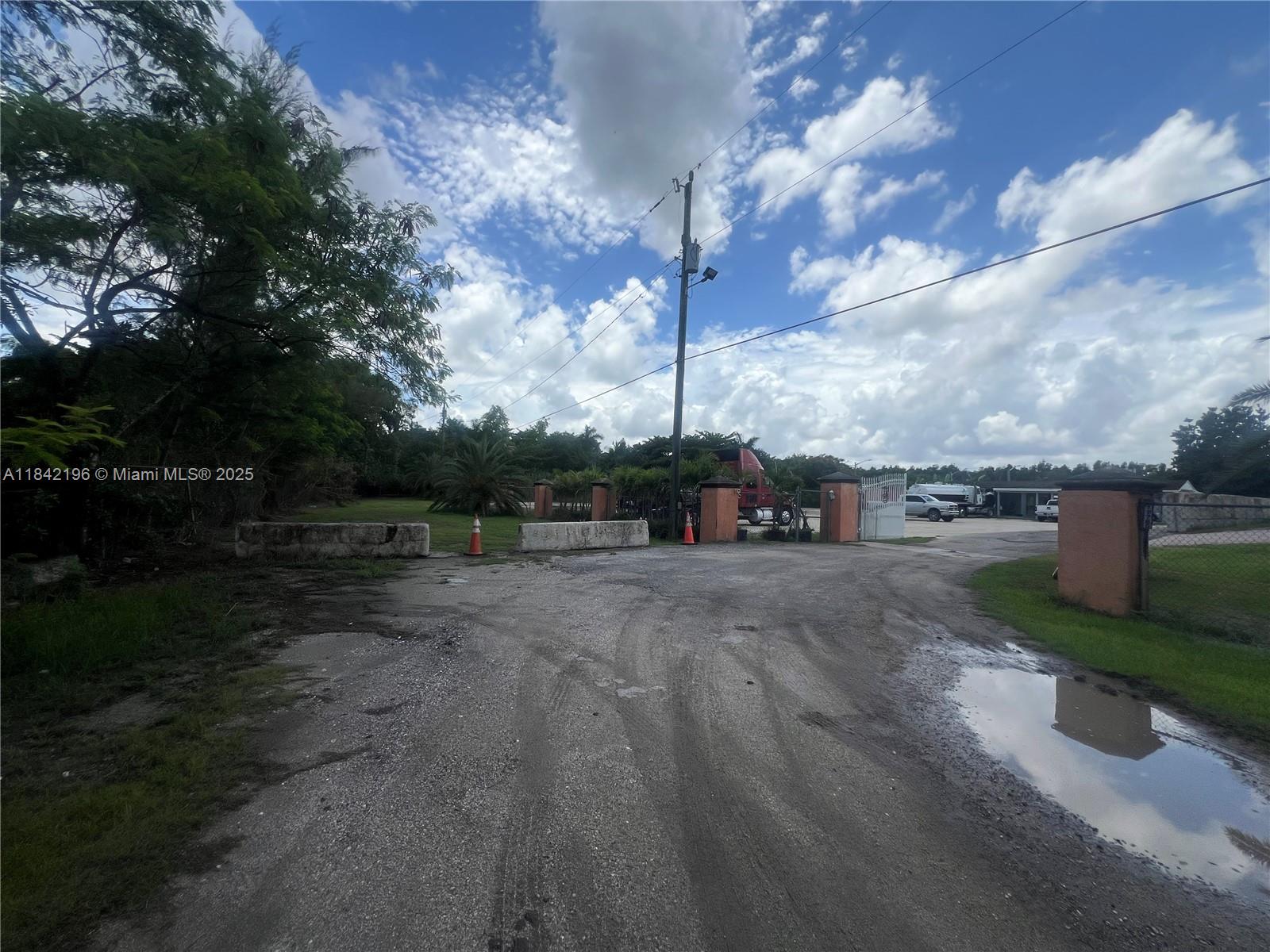 FLORIDA FRUIT LAND COMPAN - Land