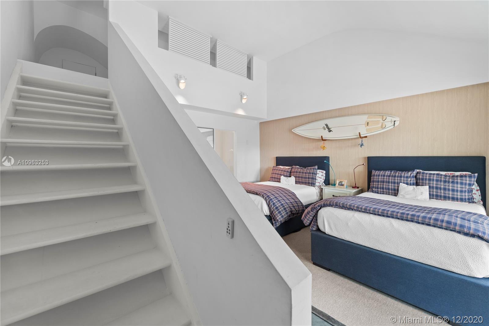 CAPE FLORIDA SUB SEC 3 - Residential