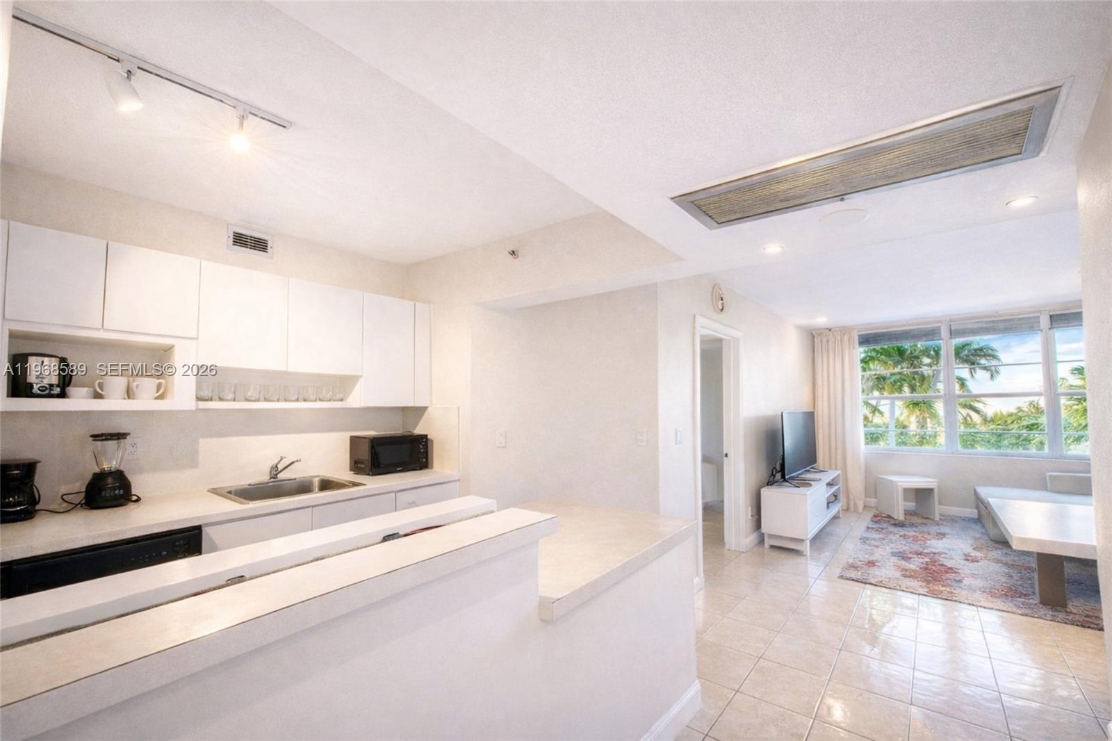 THE DECOPLAGE CONDO - Residential