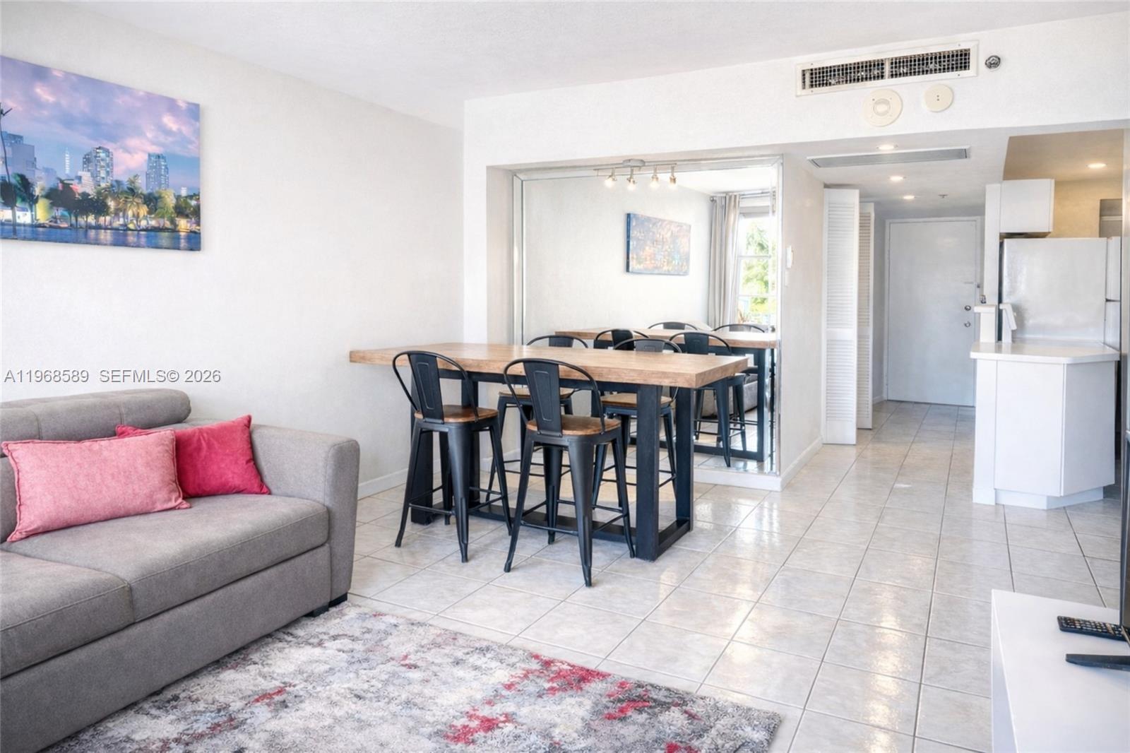 THE DECOPLAGE CONDO - Residential