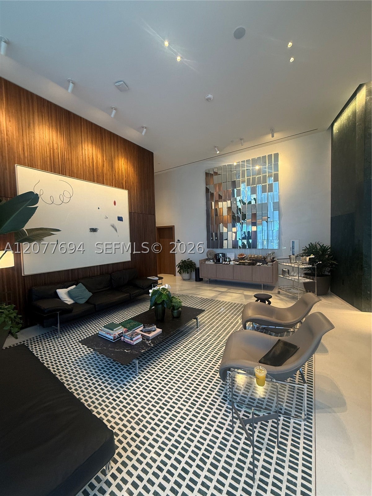 1400 Biscayne Blvd 209