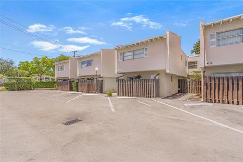 8713 NE 4th Ave Rd 8713 Miami Shores FL 33138