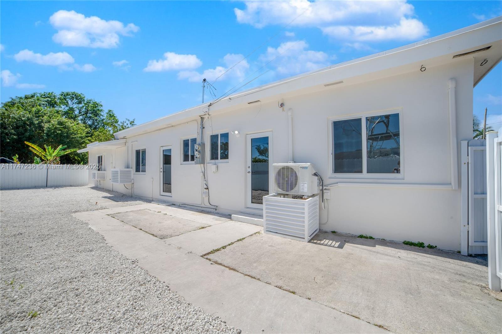 10272 Sw 178th St 1, Miami, Broward County, Florida - 2 Bedrooms  
1 Bathrooms - 