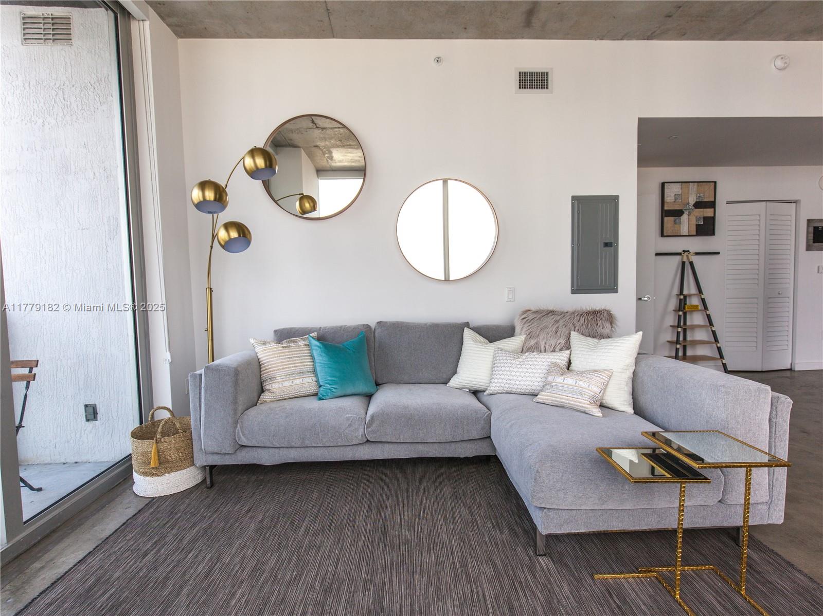 CENTRO CONDO - Residential