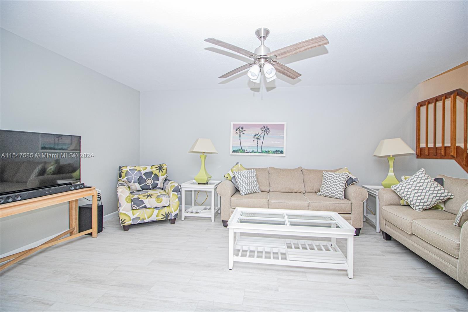 Furnished Annual or Seasonal rental. Great location in PGA National. Updated kitchen w new cabinets, granite tops and Bespoke appliances. all new tile/LVT flooring throughout. 2 bedrooms & den with trundle bed for 3rd bedroom, 2.5 baths. Close to shopping, I95, T-pike & beaches. PGA membership available.