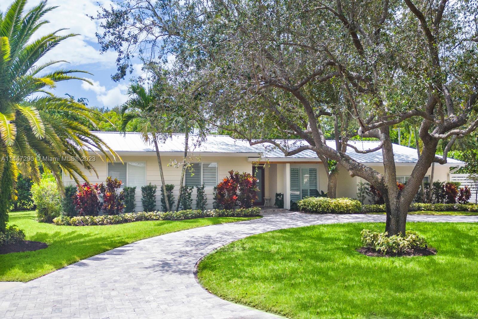 7200 Sw 130th St St, Pinecrest, Miami-Dade County, Florida - 4 Bedrooms  
3 Bathrooms - 