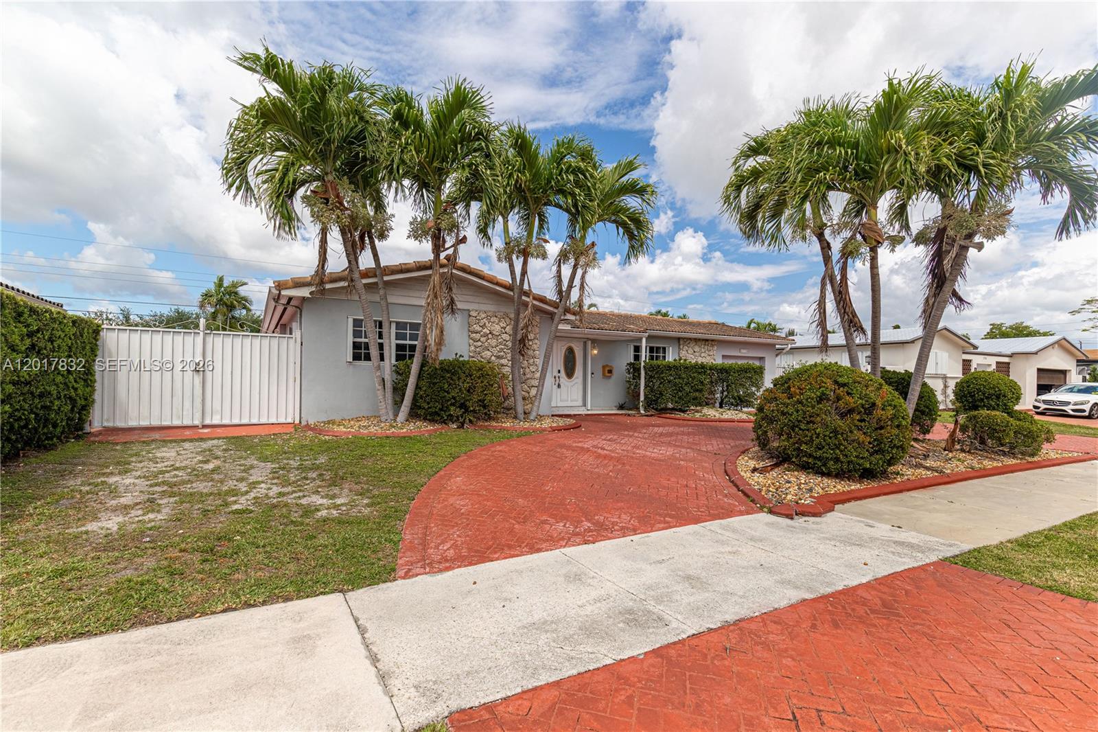 1720 SW 98th Ct