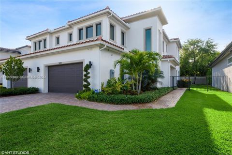 5883 W Brookfield Cir W Hollywood FL 33312