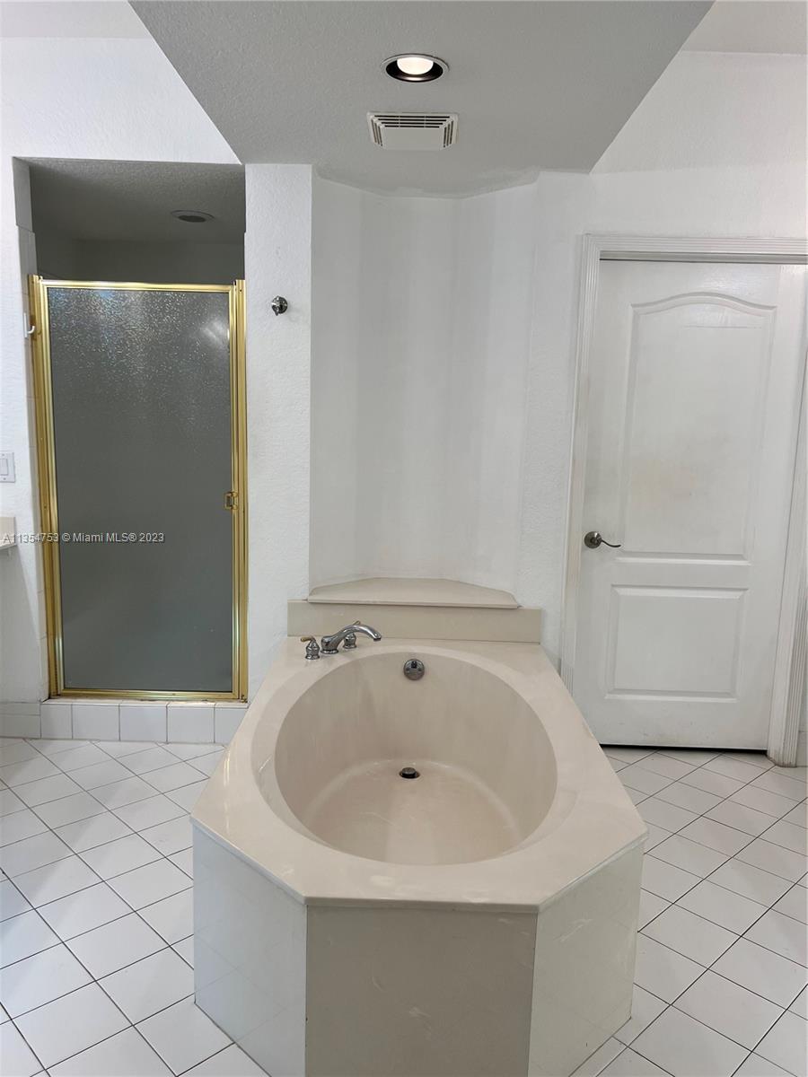 CAPTIVA CONDO D - Residential Lease