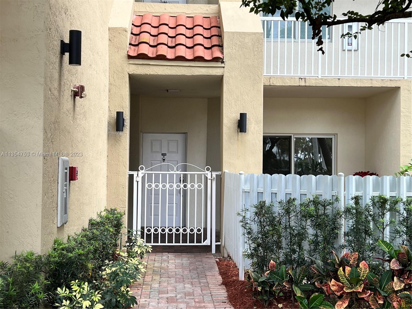CAPTIVA CONDO D - Residential Lease