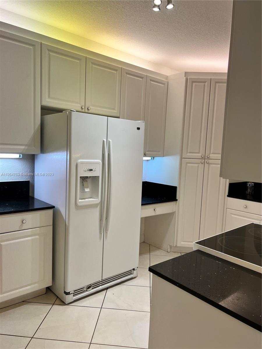 CAPTIVA CONDO D - Residential Lease