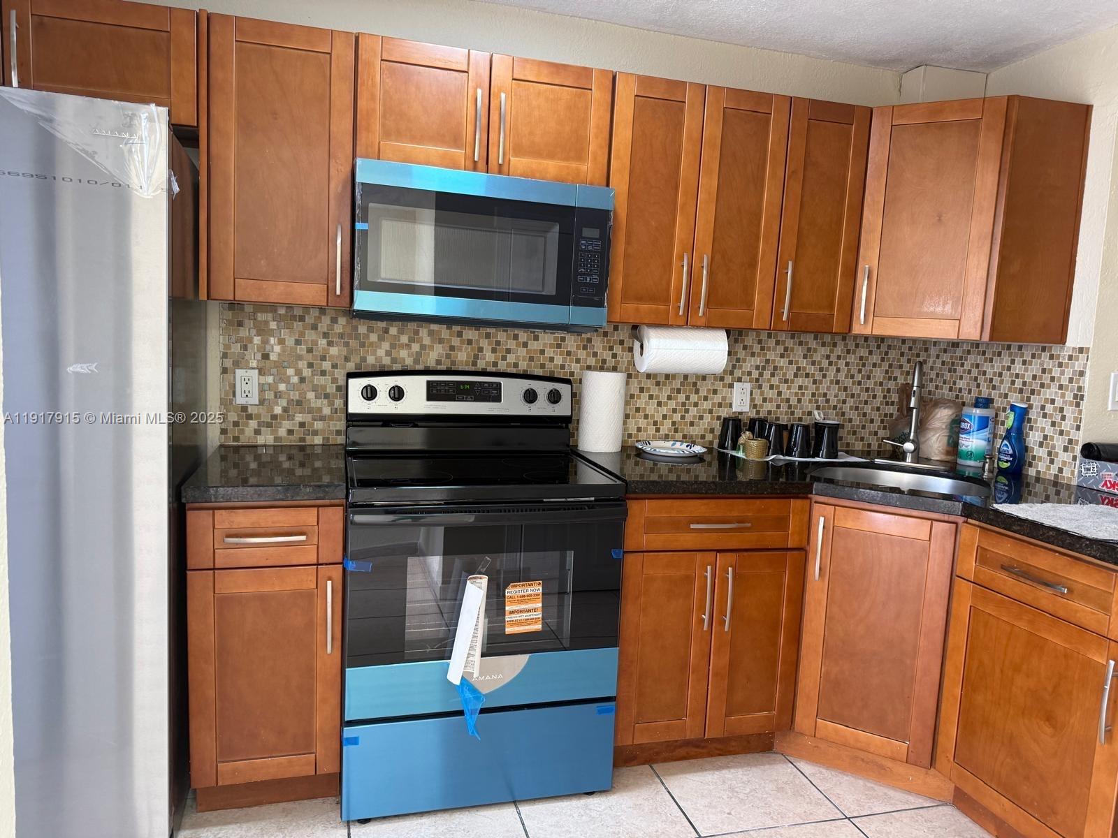 VILLAS DE NEW ENGLAND CON - Residential Lease