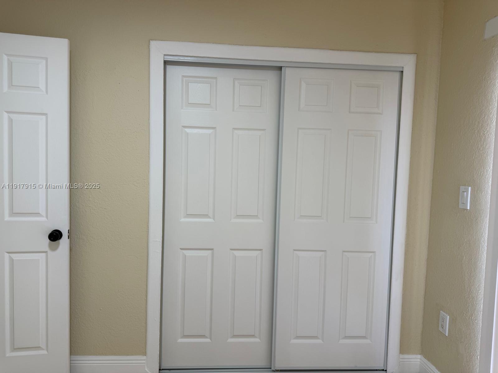 VILLAS DE NEW ENGLAND CON - Residential Lease