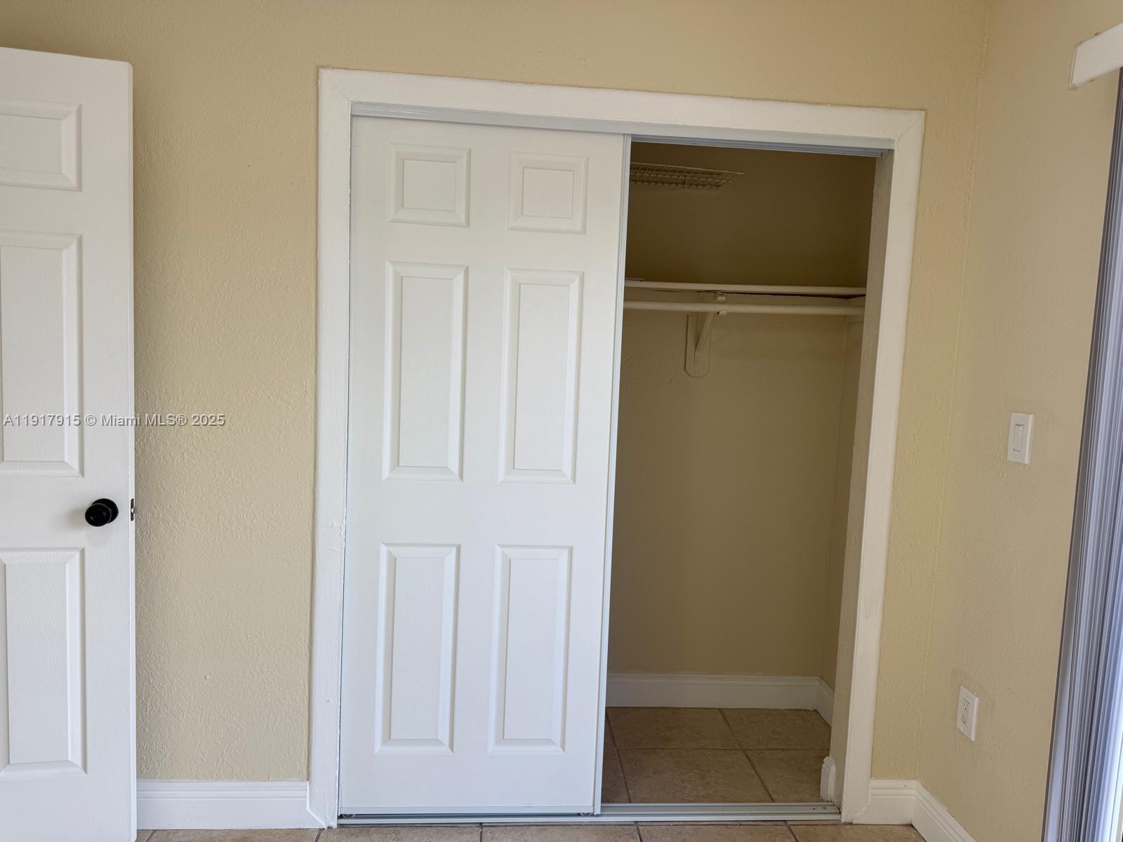 VILLAS DE NEW ENGLAND CON - Residential Lease