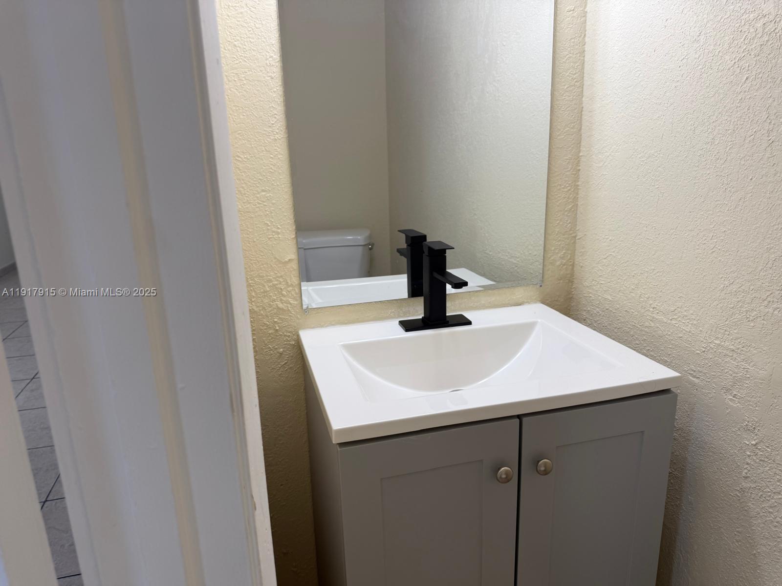 VILLAS DE NEW ENGLAND CON - Residential Lease