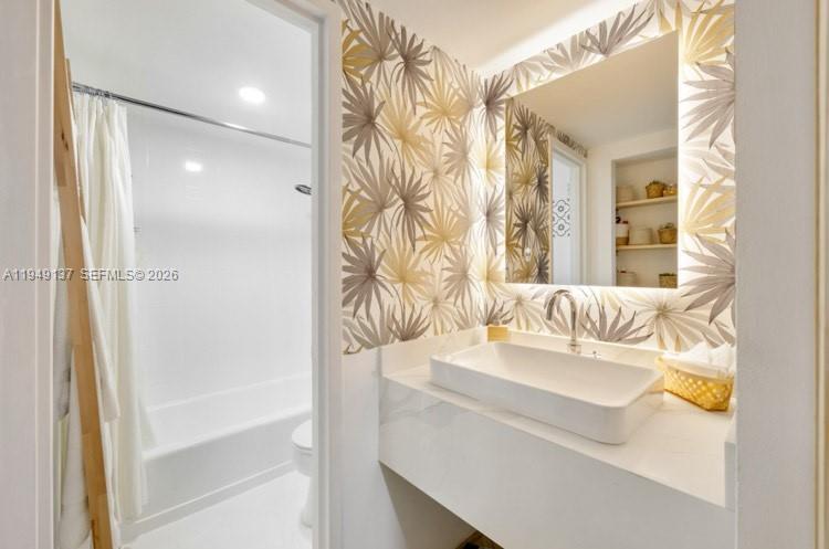 2899 Collins Ave 1638