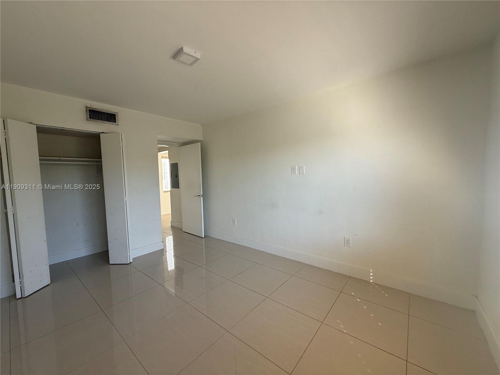 ISLE OF NORMANDY MIAMI VI - Residential Lease