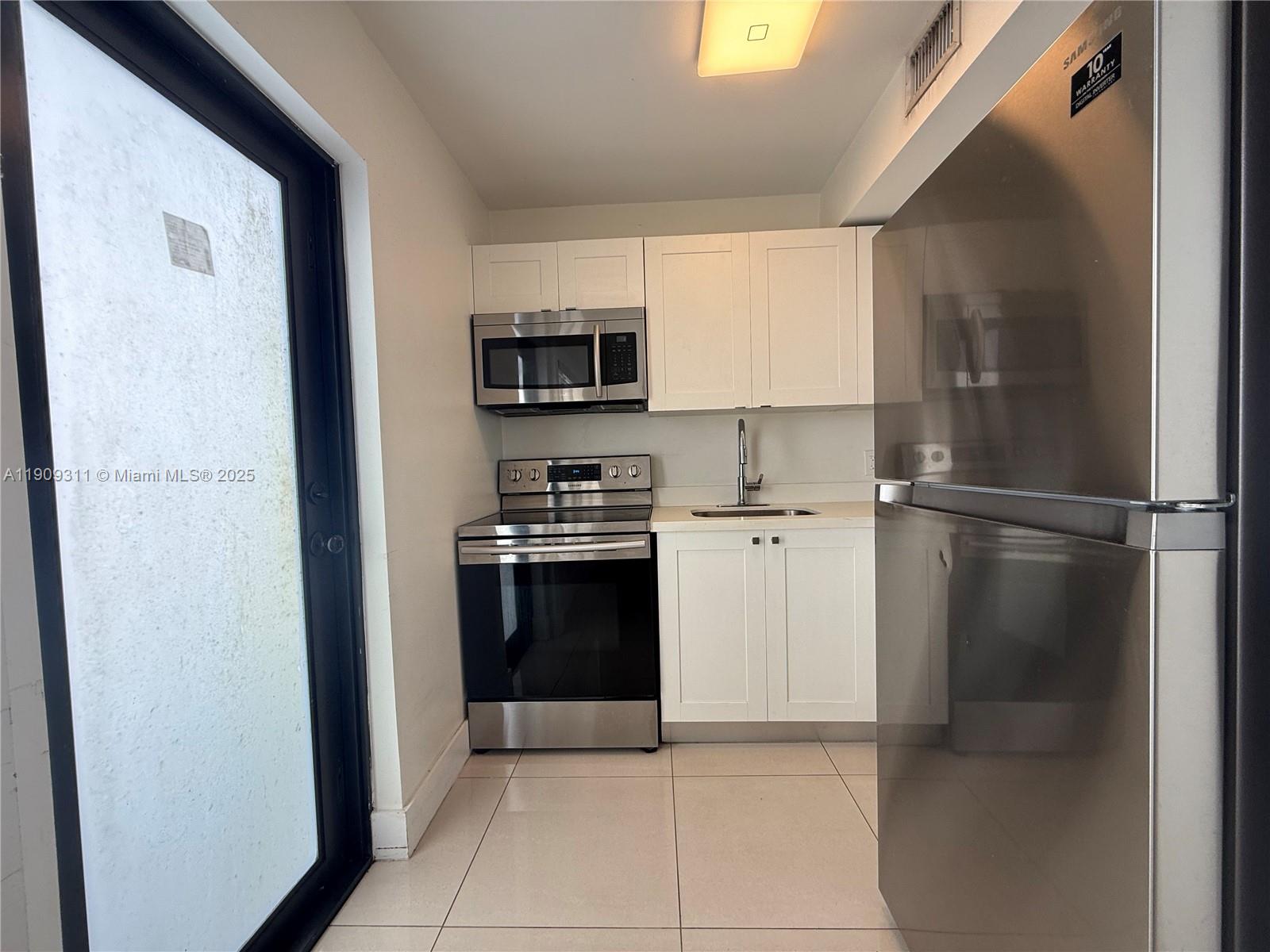 ISLE OF NORMANDY MIAMI VI - Residential Lease