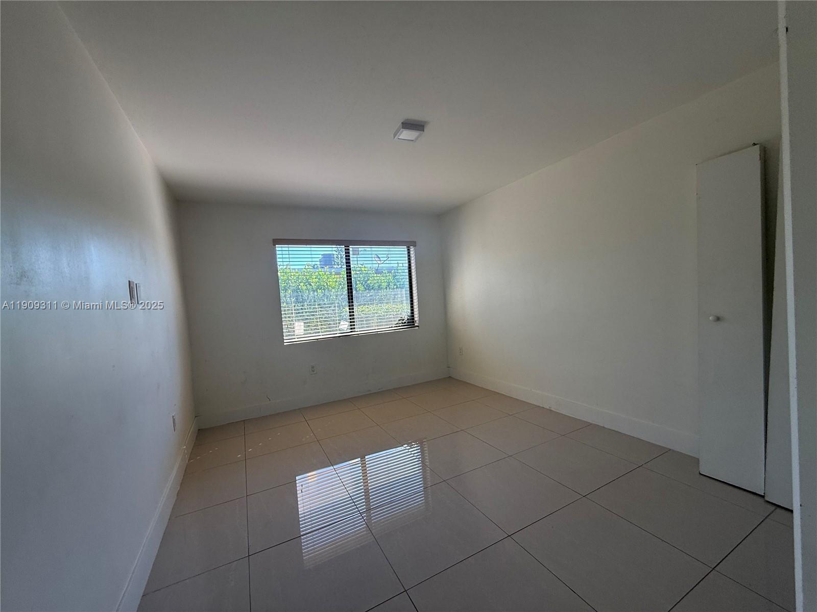 ISLE OF NORMANDY MIAMI VI - Residential Lease