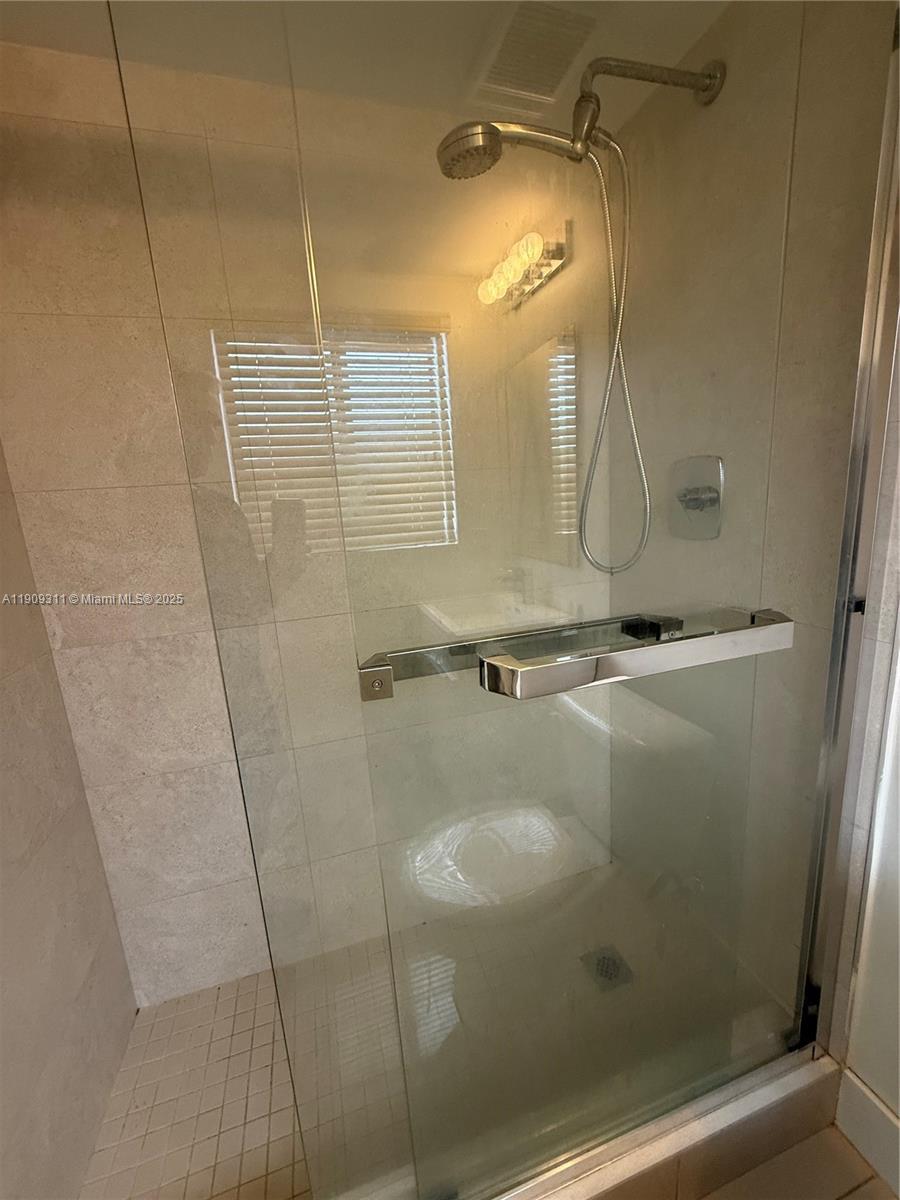 ISLE OF NORMANDY MIAMI VI - Residential Lease