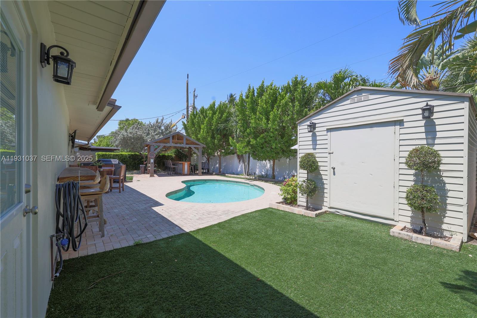 AVALON GARDEN ESTATES 1ST - Residential