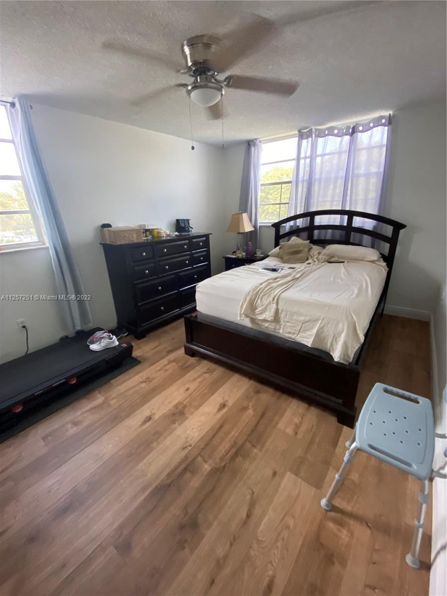 EL CONQUISTADOR SOUTH CON - Residential