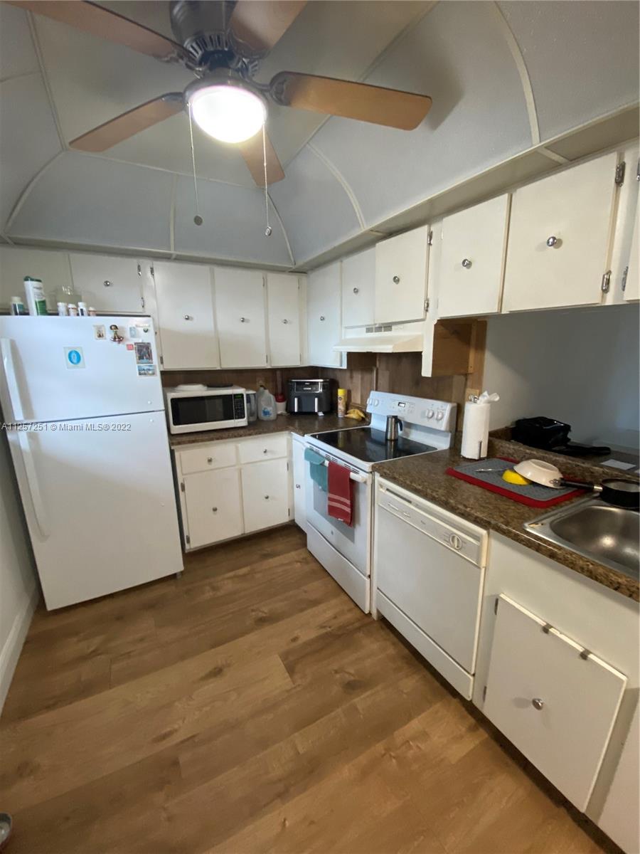 EL CONQUISTADOR SOUTH CON - Residential