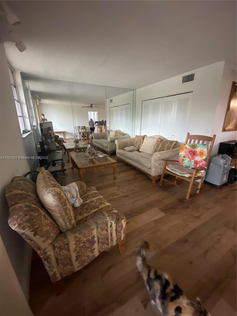 EL CONQUISTADOR SOUTH CON - Residential