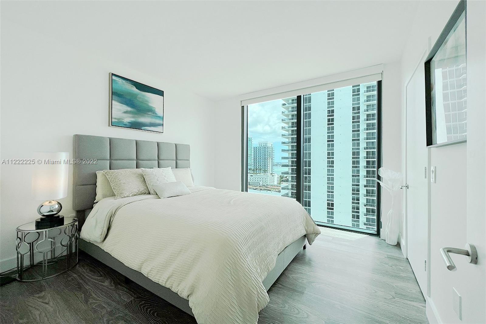 ICON BAY CONDO - Residential Lease