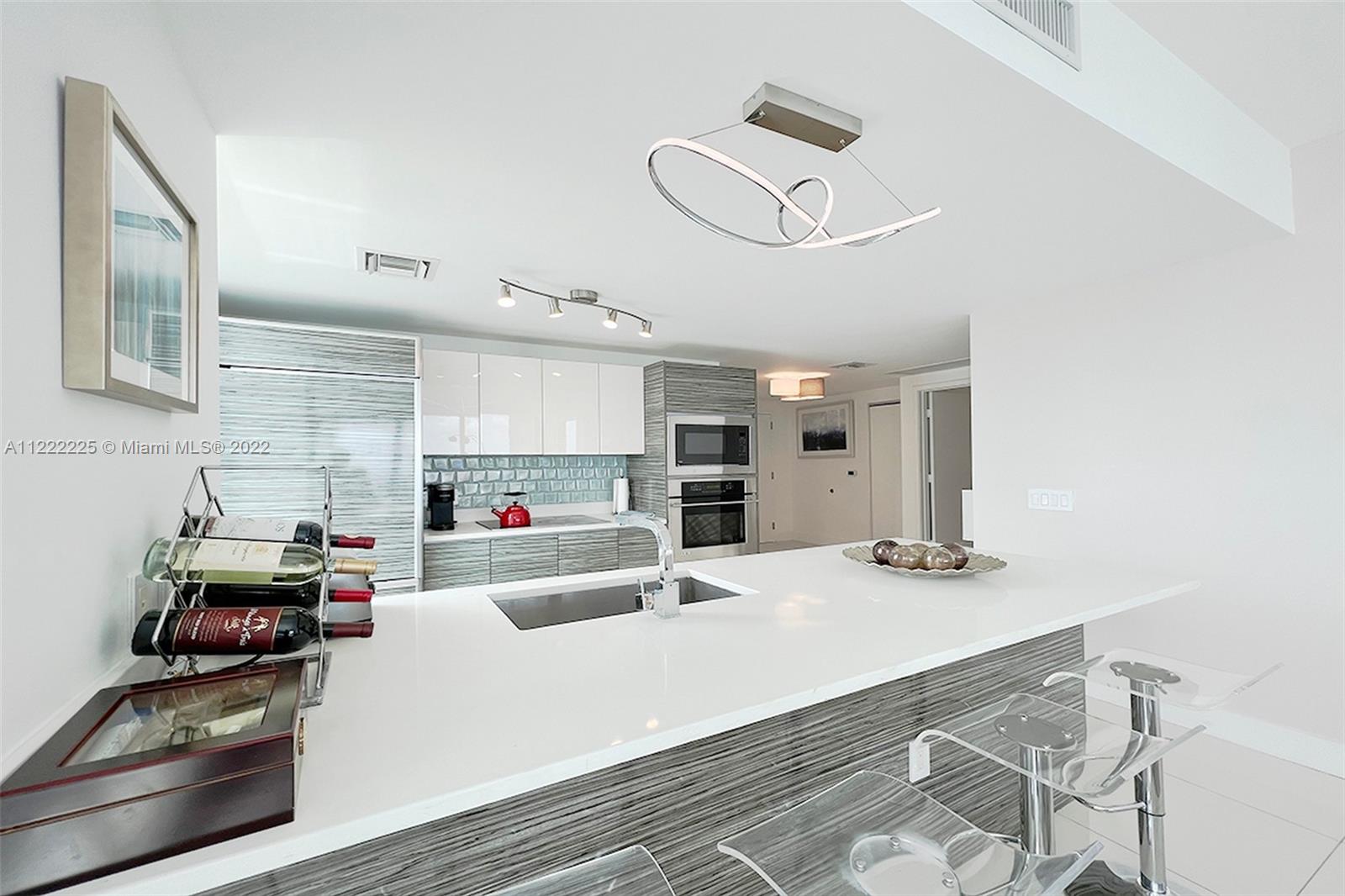 ICON BAY CONDO - Residential Lease