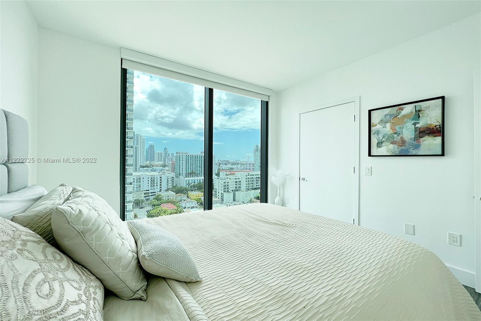 ICON BAY CONDO - Residential Lease
