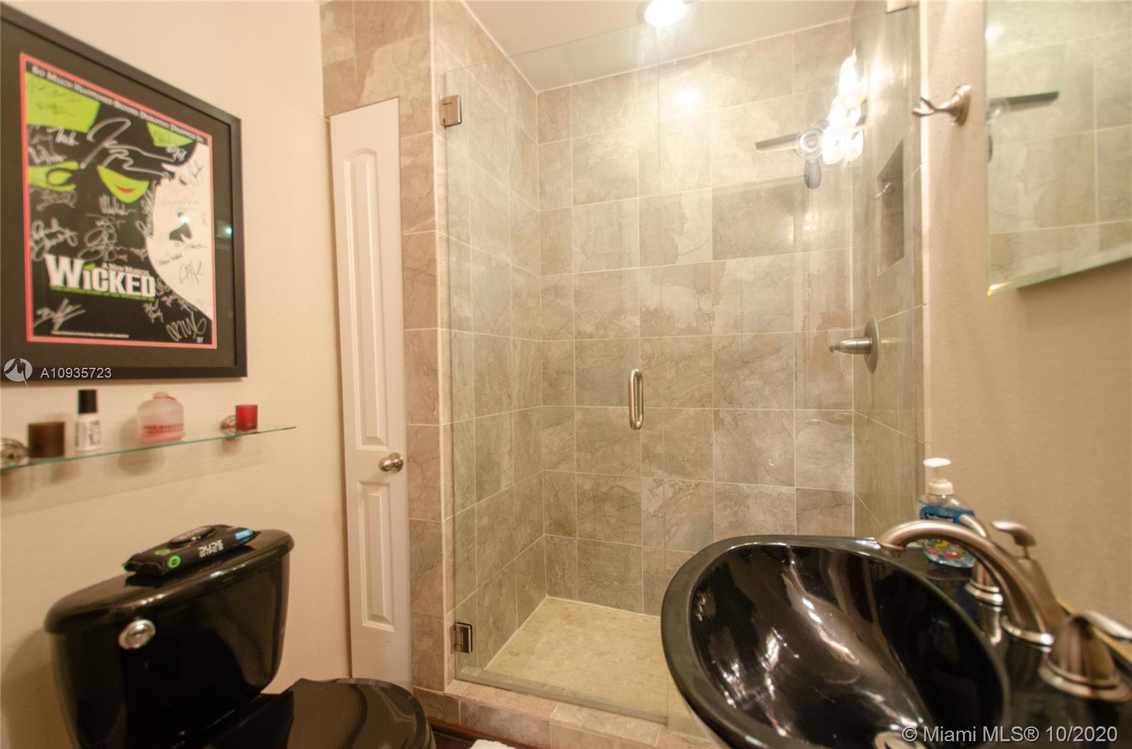 RIVERSIDE PARK - Residential