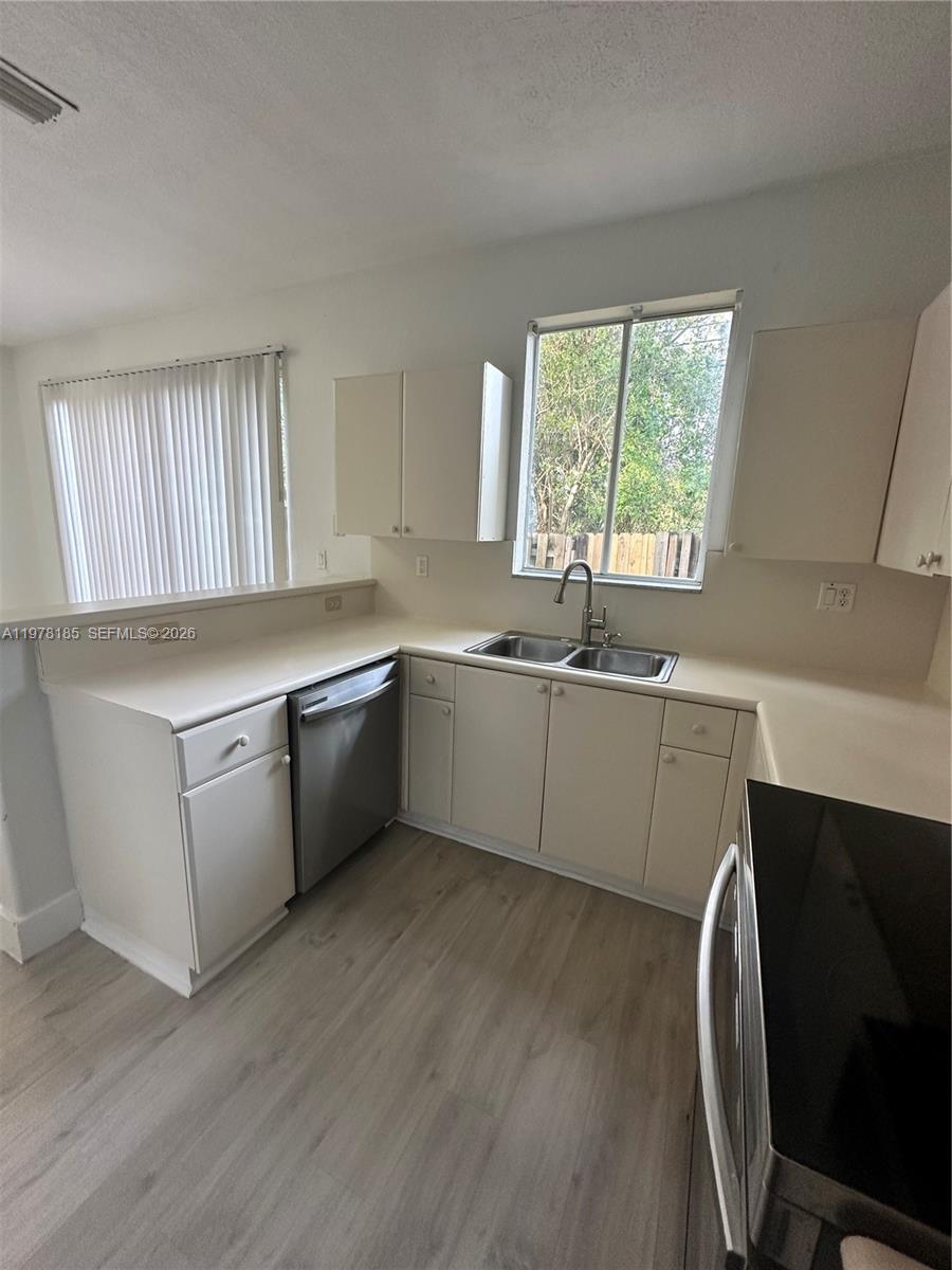 SHOMA TOWNHOMES AT KEYSCO - Residential Lease