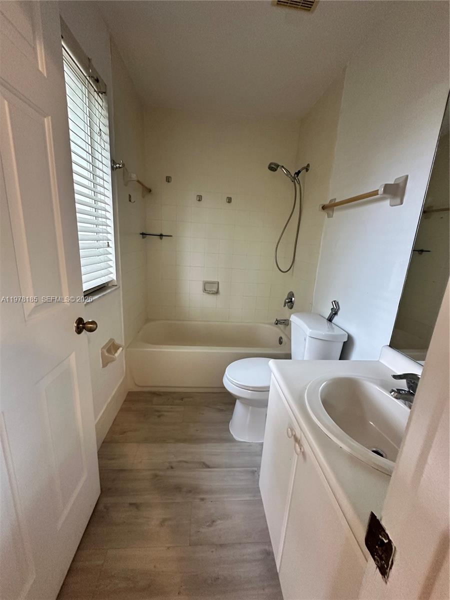 SHOMA TOWNHOMES AT KEYSCO - Residential Lease