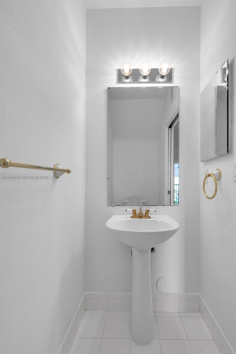 LAS BRISAS AT DORAL CONDO - Residential