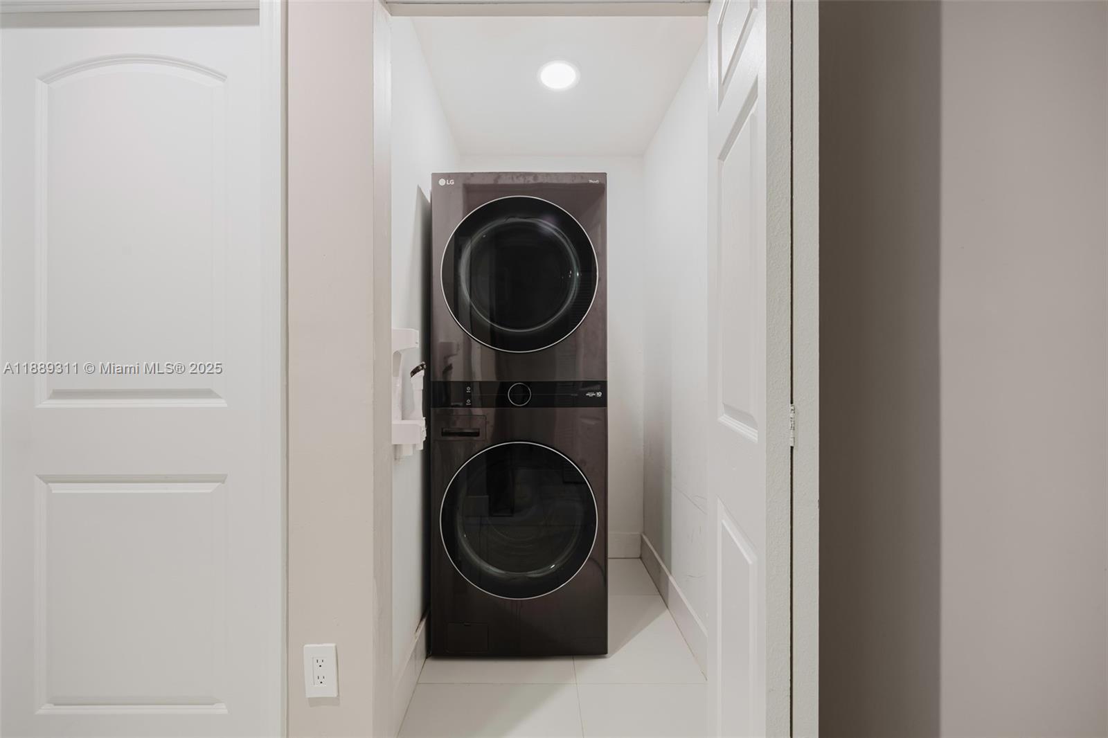 FROW HOMESTEAD - Residential Lease