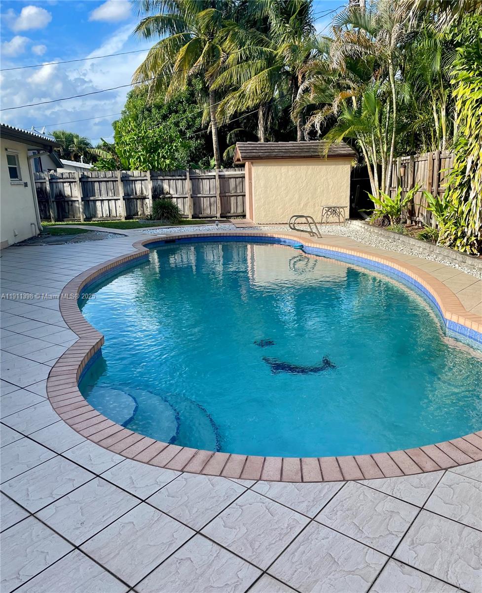 CORAL RIDGE ISLES - Residential Lease