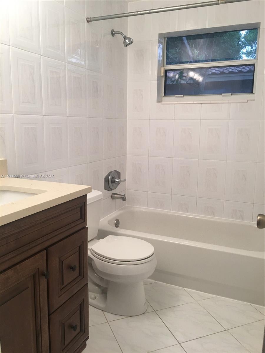 CORAL RIDGE ISLES - Residential Lease