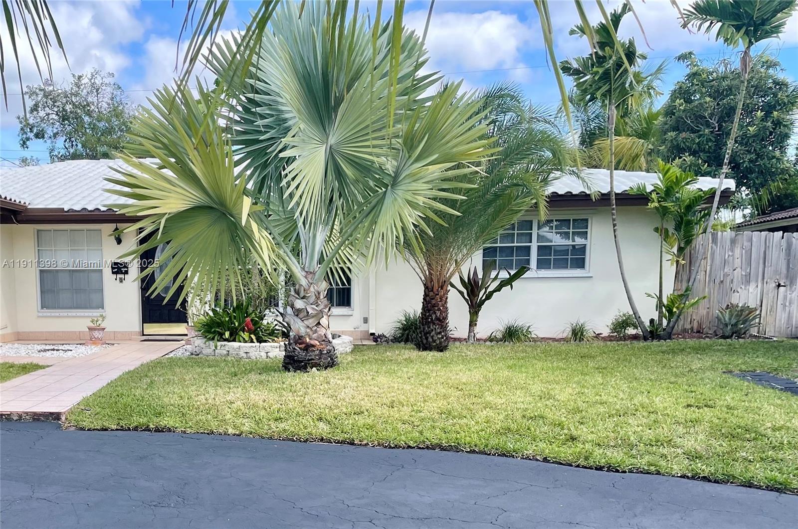 CORAL RIDGE ISLES - Residential Lease