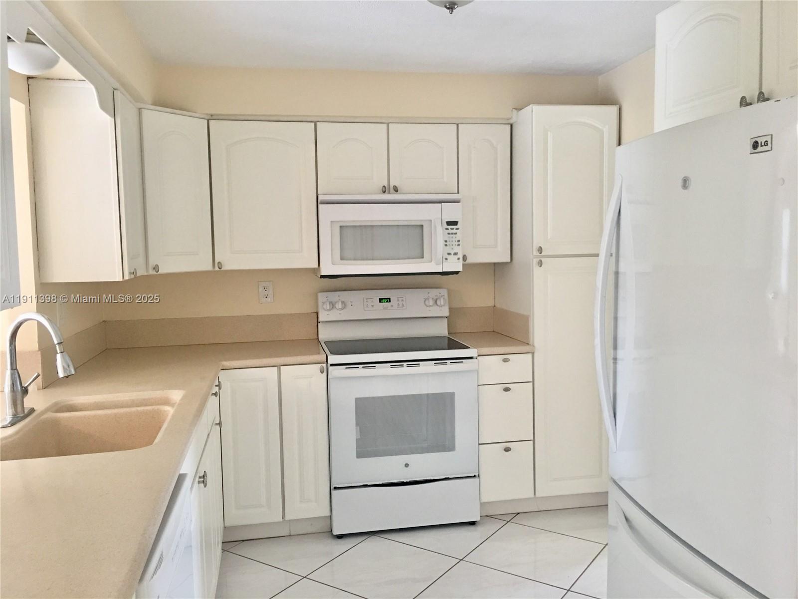 CORAL RIDGE ISLES - Residential Lease