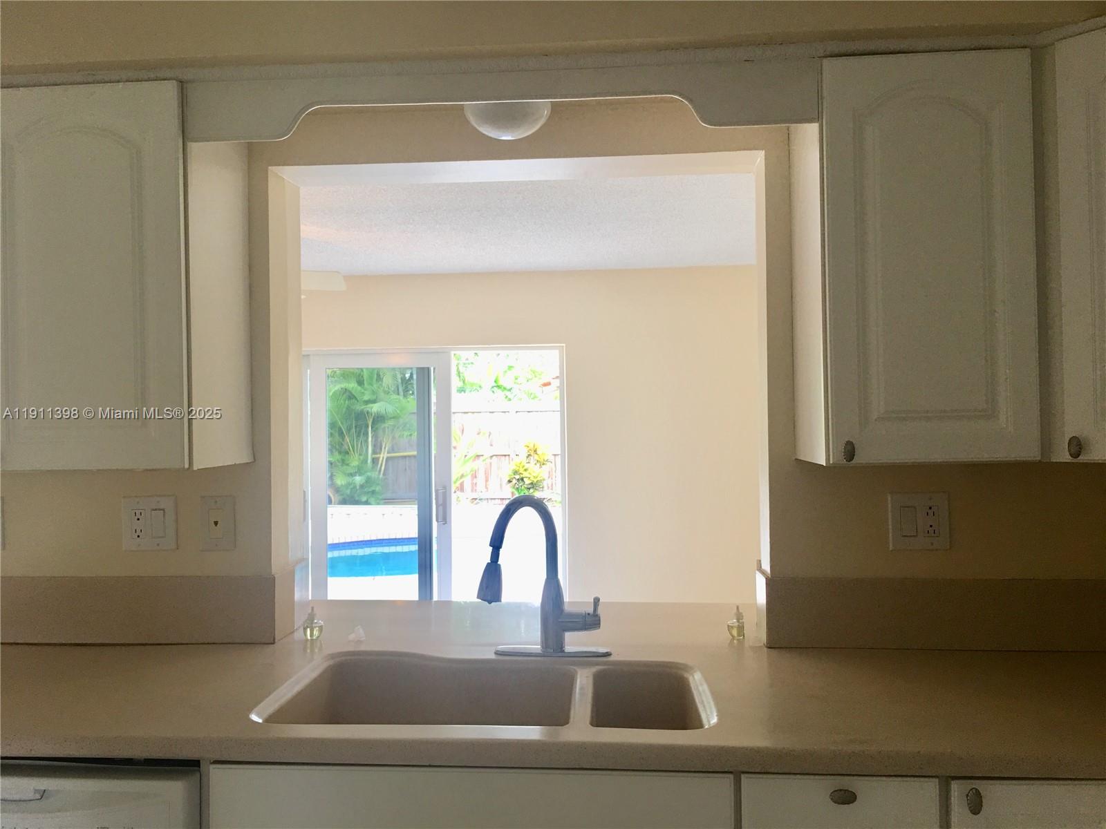 CORAL RIDGE ISLES - Residential Lease