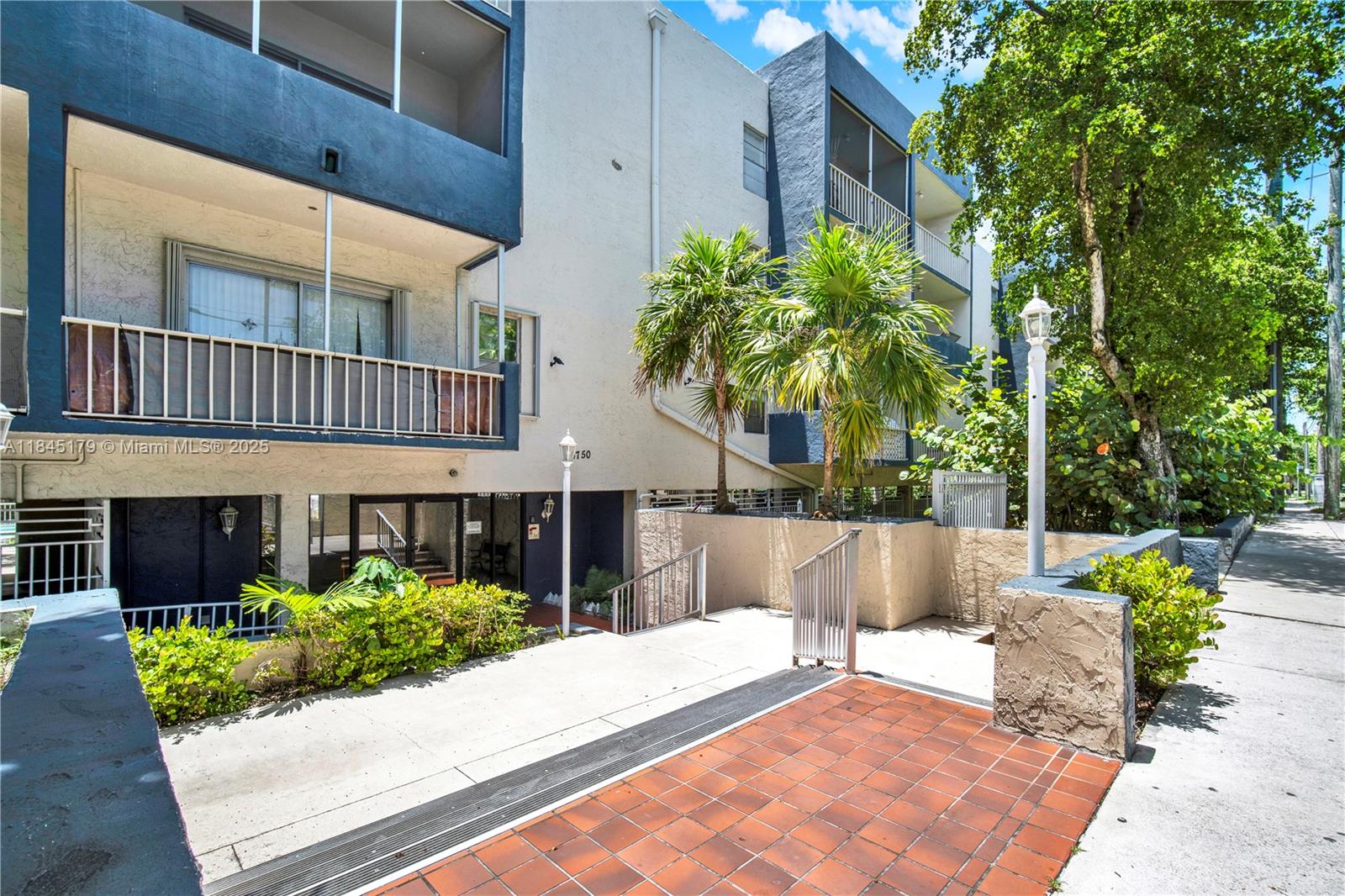 NEW LAND GARDENS CONDO - Residential