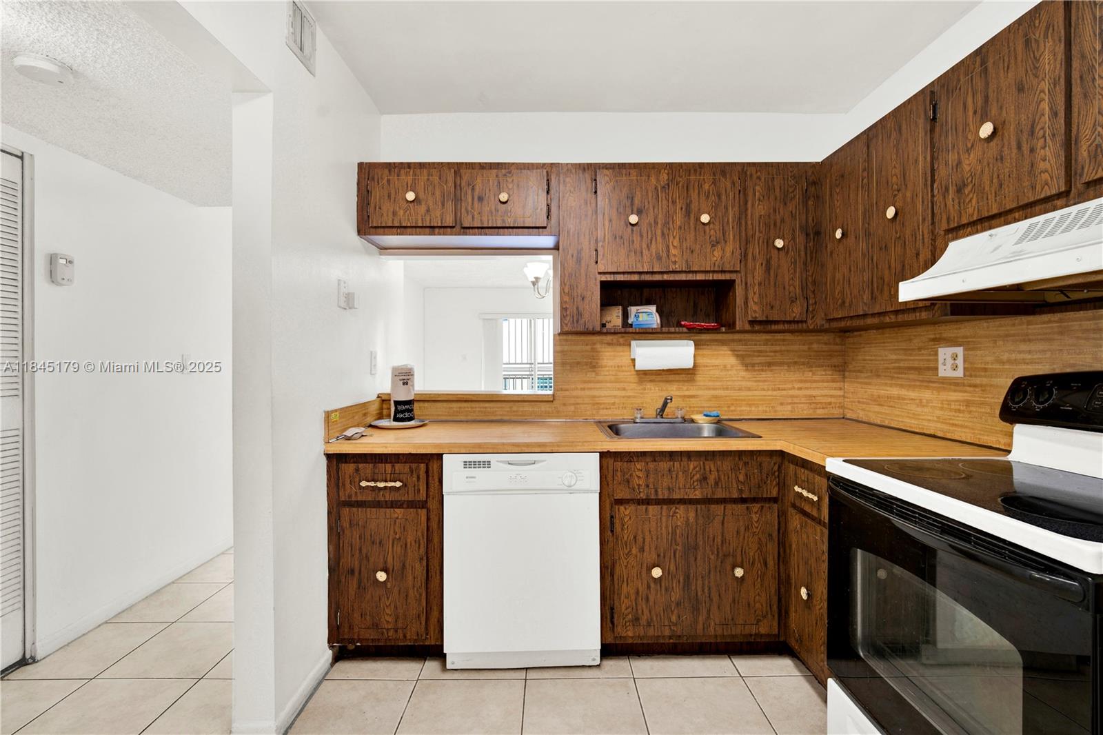 NEW LAND GARDENS CONDO - Residential