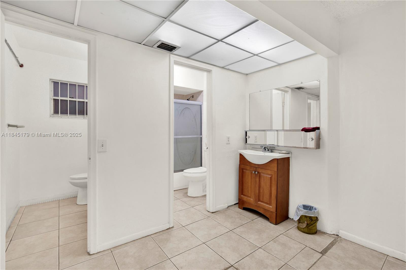 NEW LAND GARDENS CONDO - Residential