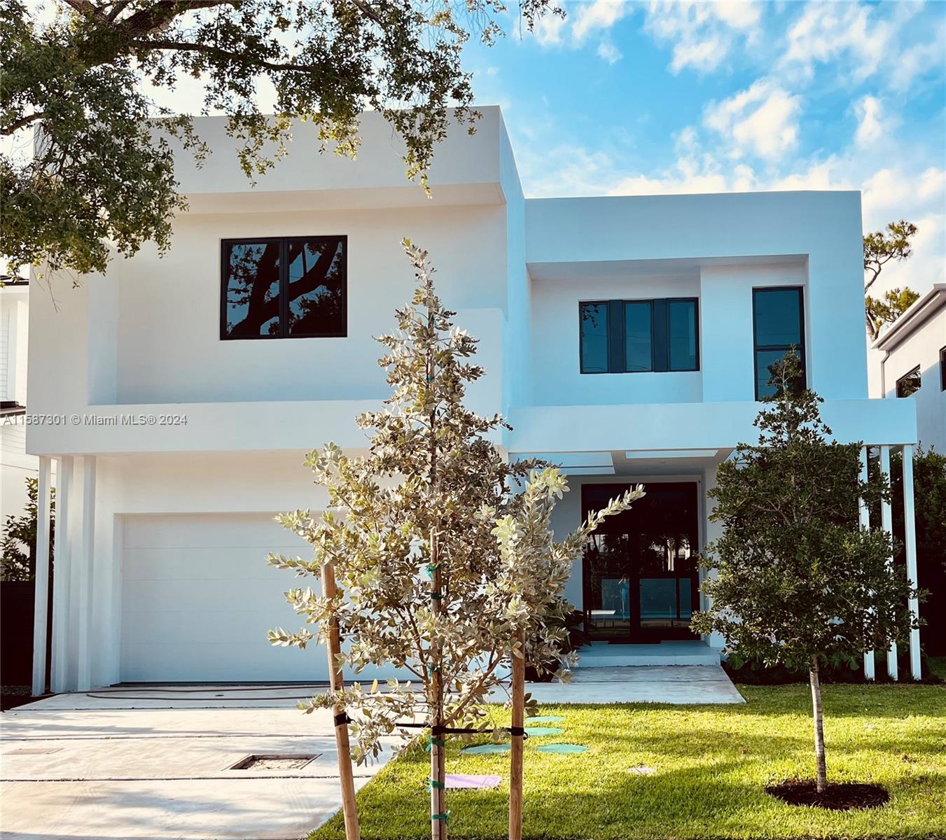 Property for Sale at 5051 Sw 77th St, Miami, Broward County, Florida - Bedrooms: 5 
Bathrooms: 6  - $3,895,000